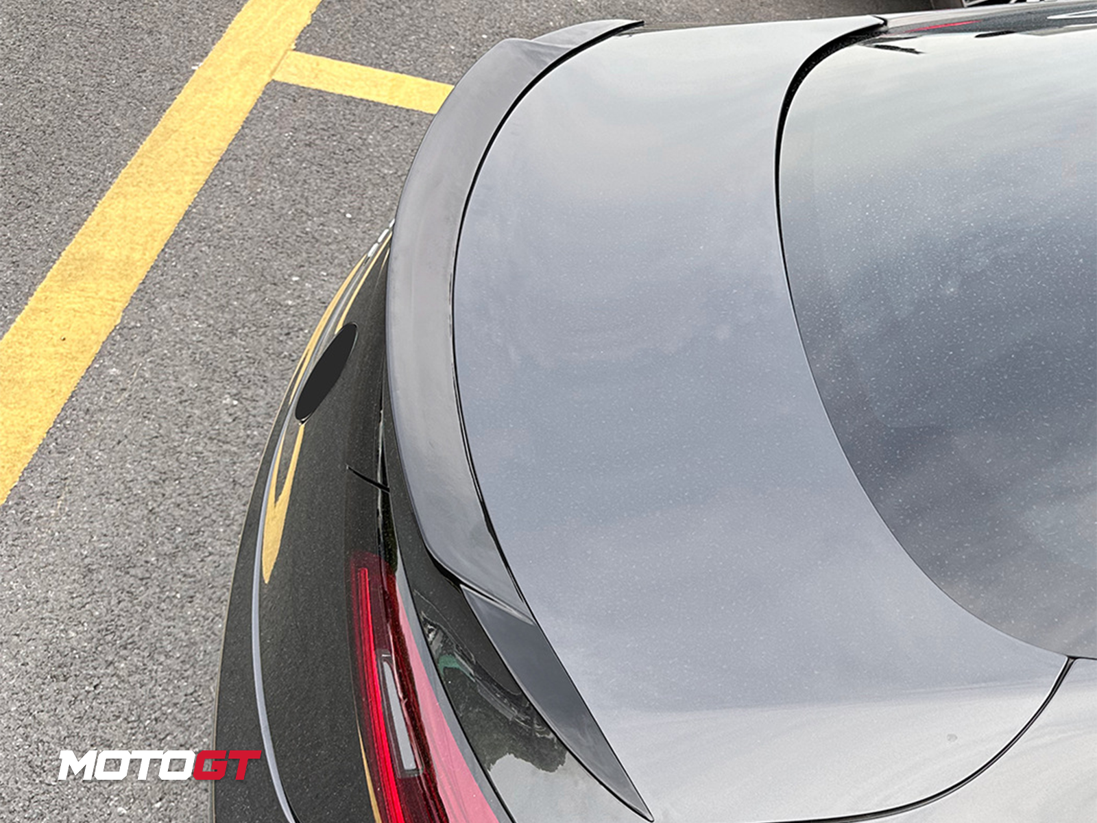 جناح خلفي رياضي أسود من الفئة CLE — 4